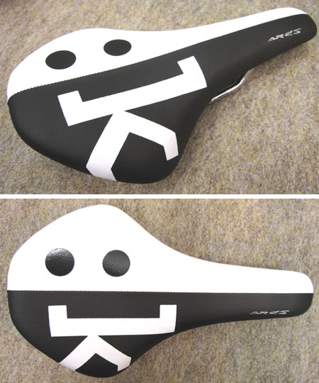 ARES（ホワイト×ブラック）